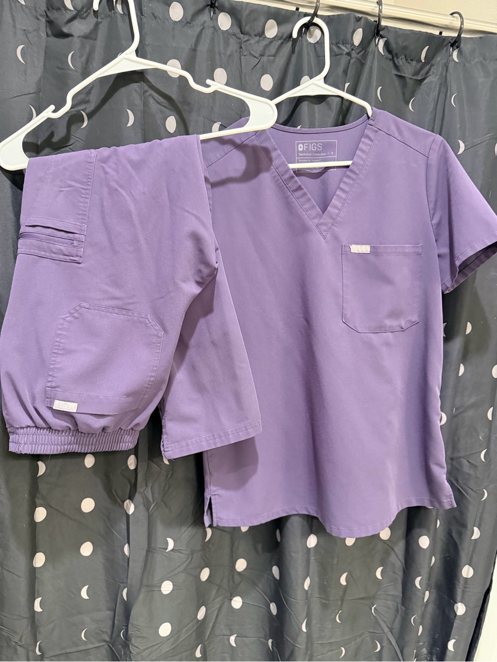 Women Figs Purple  V-Neck Scrub Top and Elastic Waist Pants